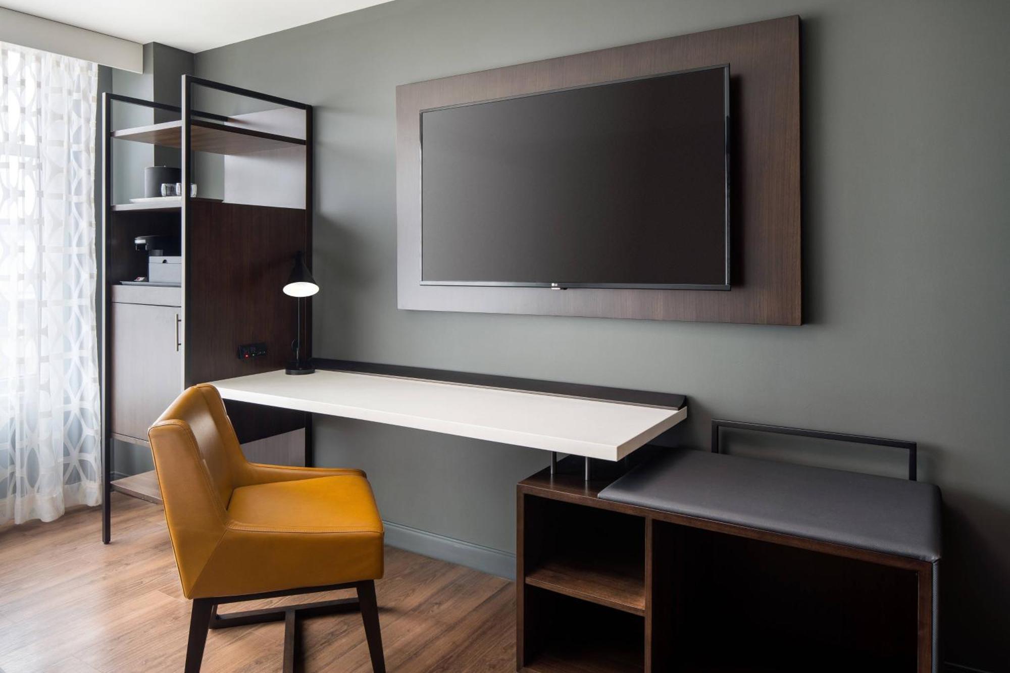 Morgantown Marriott At Waterfront Place Esterno foto